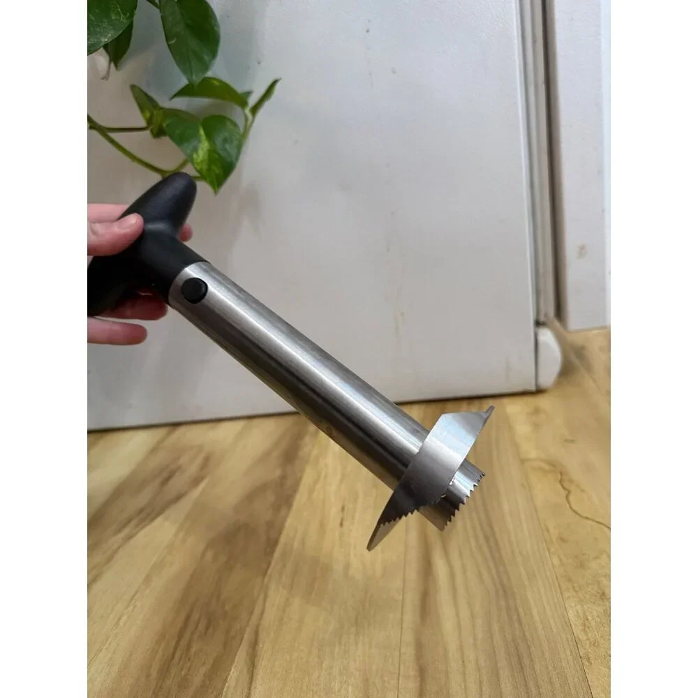 Pineapple corer